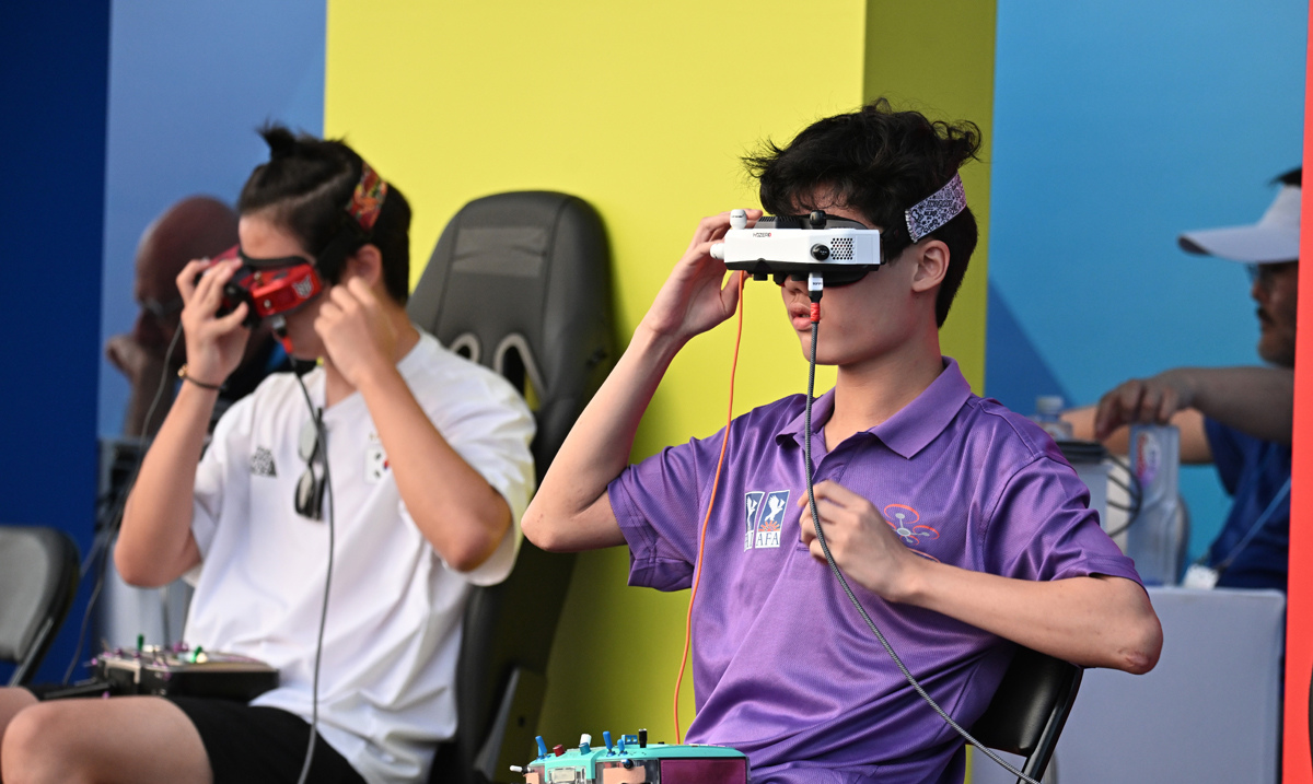 无人机竞速资格赛预赛举行